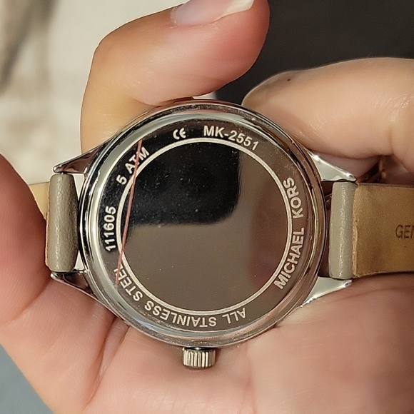 Michael Kors Watch - Picture 5 of 6